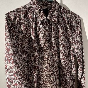 H&M Slim fit dress button down shirt. Holiday